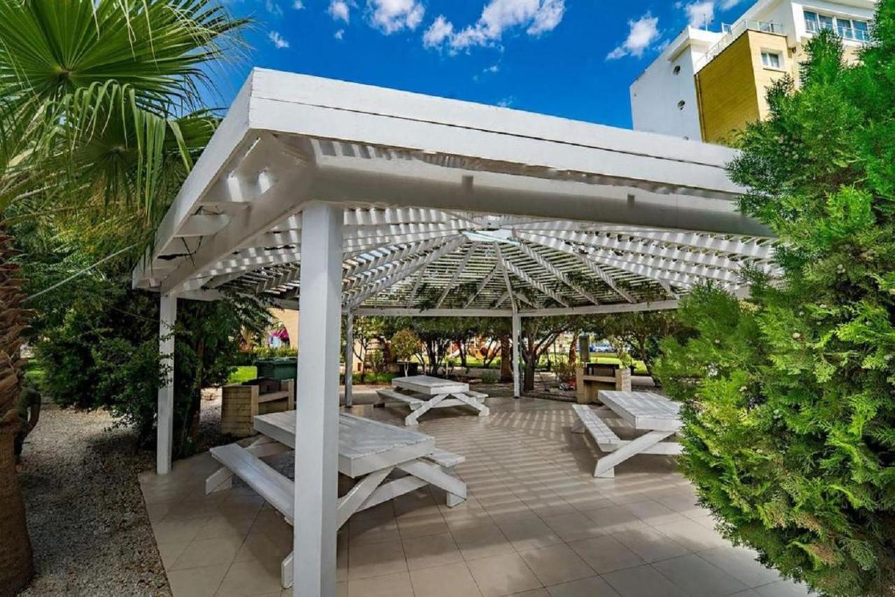 Spartacus Pool Apartments In Caesar Resort & Spa Trikomo 외부 사진