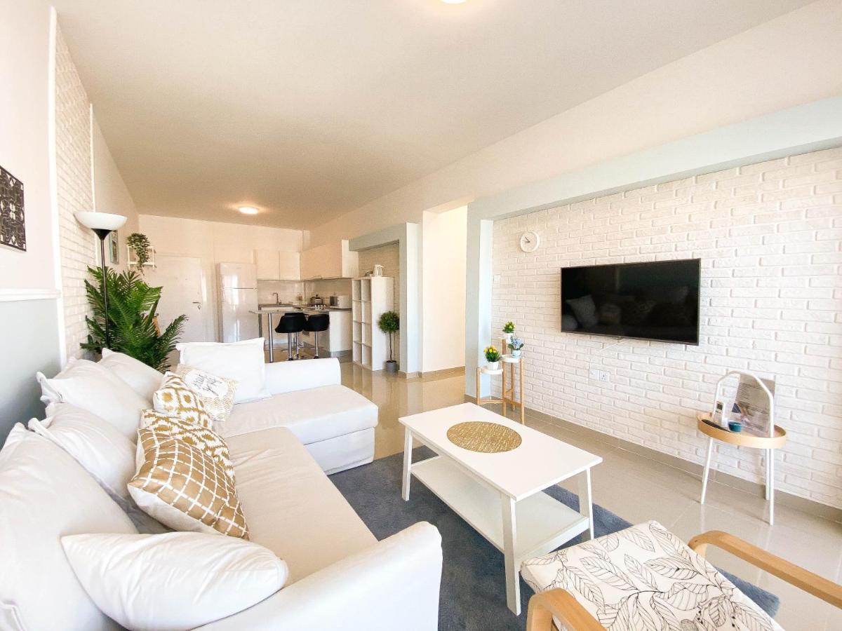 Spartacus Pool Apartments In Caesar Resort & Spa Trikomo 외부 사진